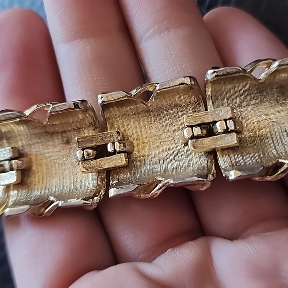 VTG Sarah Coventry Gold Leaf Pattern Bracelet - Picture 10 of 12